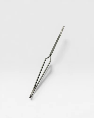 pinza curva c uñas precisión estructura profesional